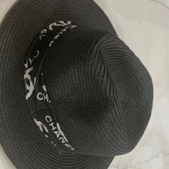 Beach Hat - Picture 2 of 6